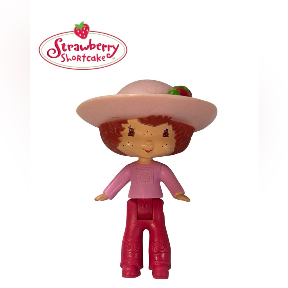 STRAWBERRY SHORTCAKE FIGURINE MCDONALDS HAPPY MEAL TOY